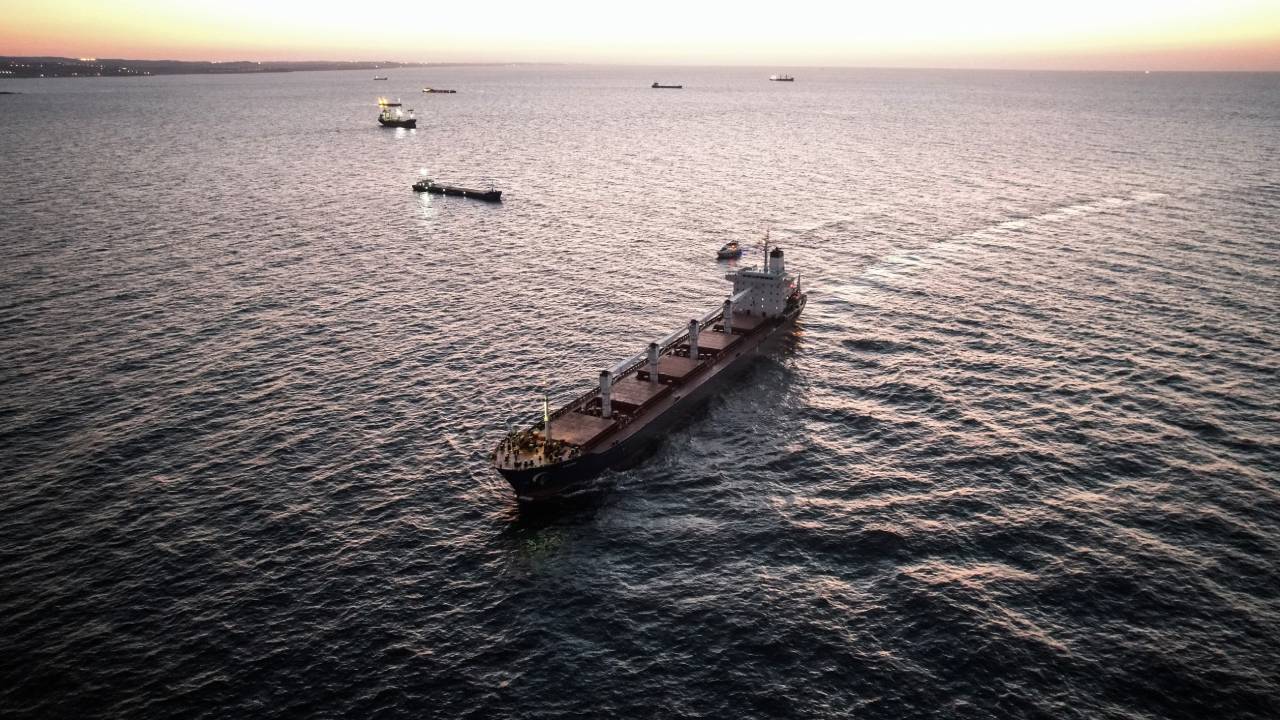 MSB duyurdu: Razoni İstanbul'da demirledi